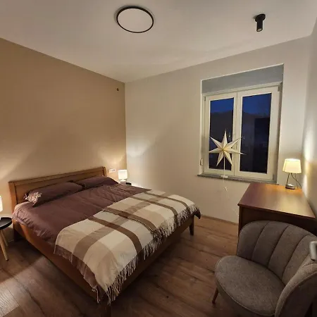 Gala Lenassi * Kamnik