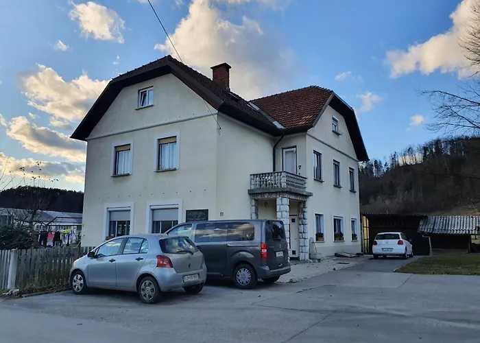 Appartement Gala Lenassi *